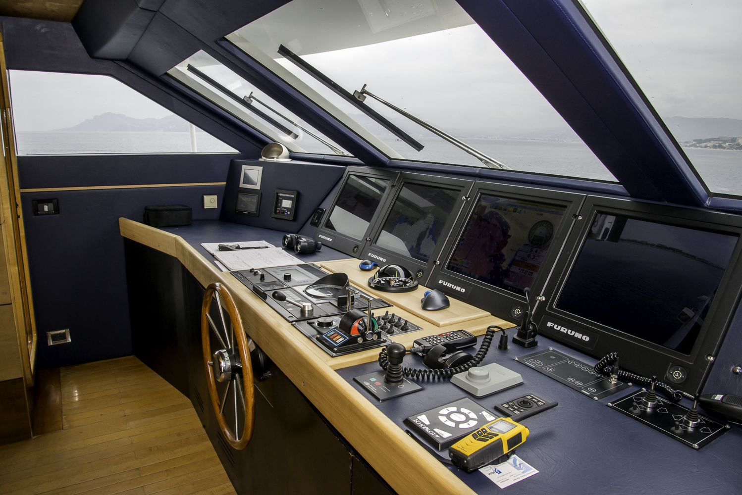 Bridge navigation console — detail