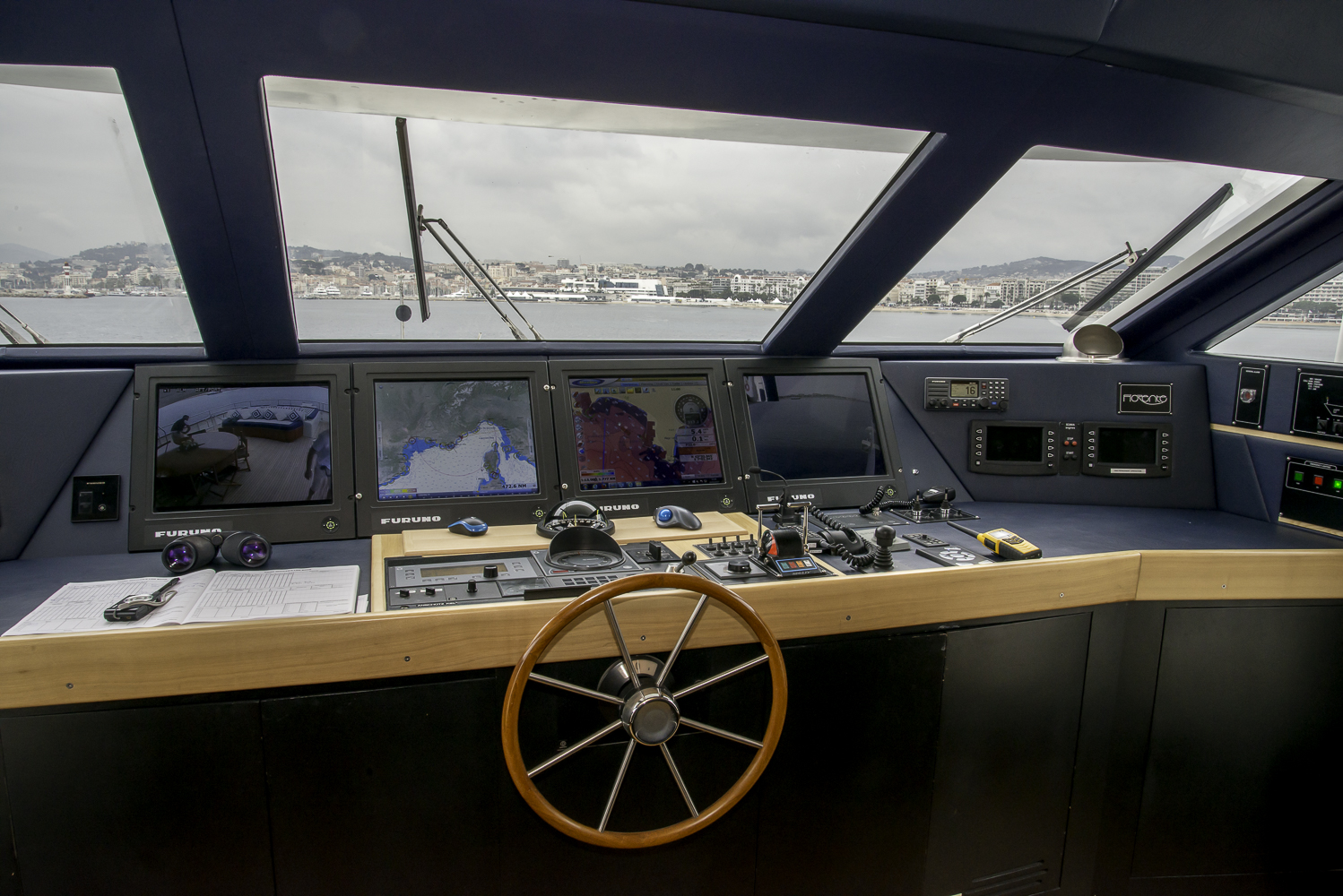 The bridge of Fiorente, looking out towards Cannes