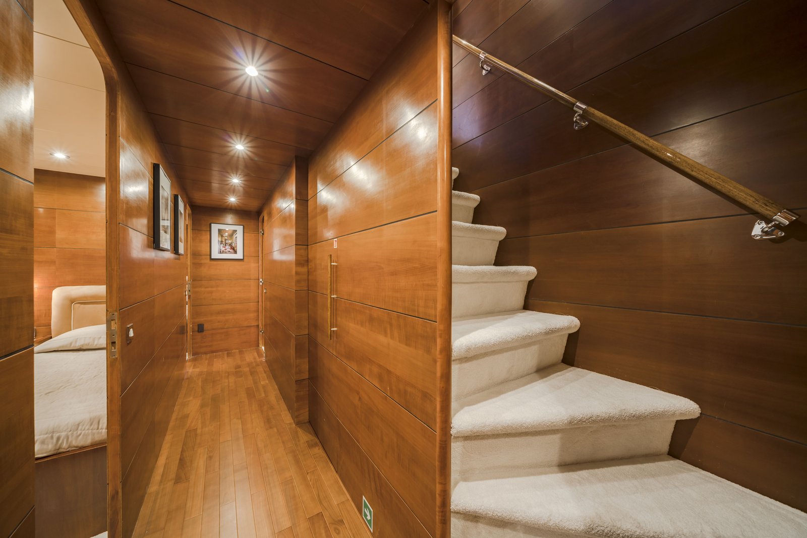 Interior corridor on Fiorente