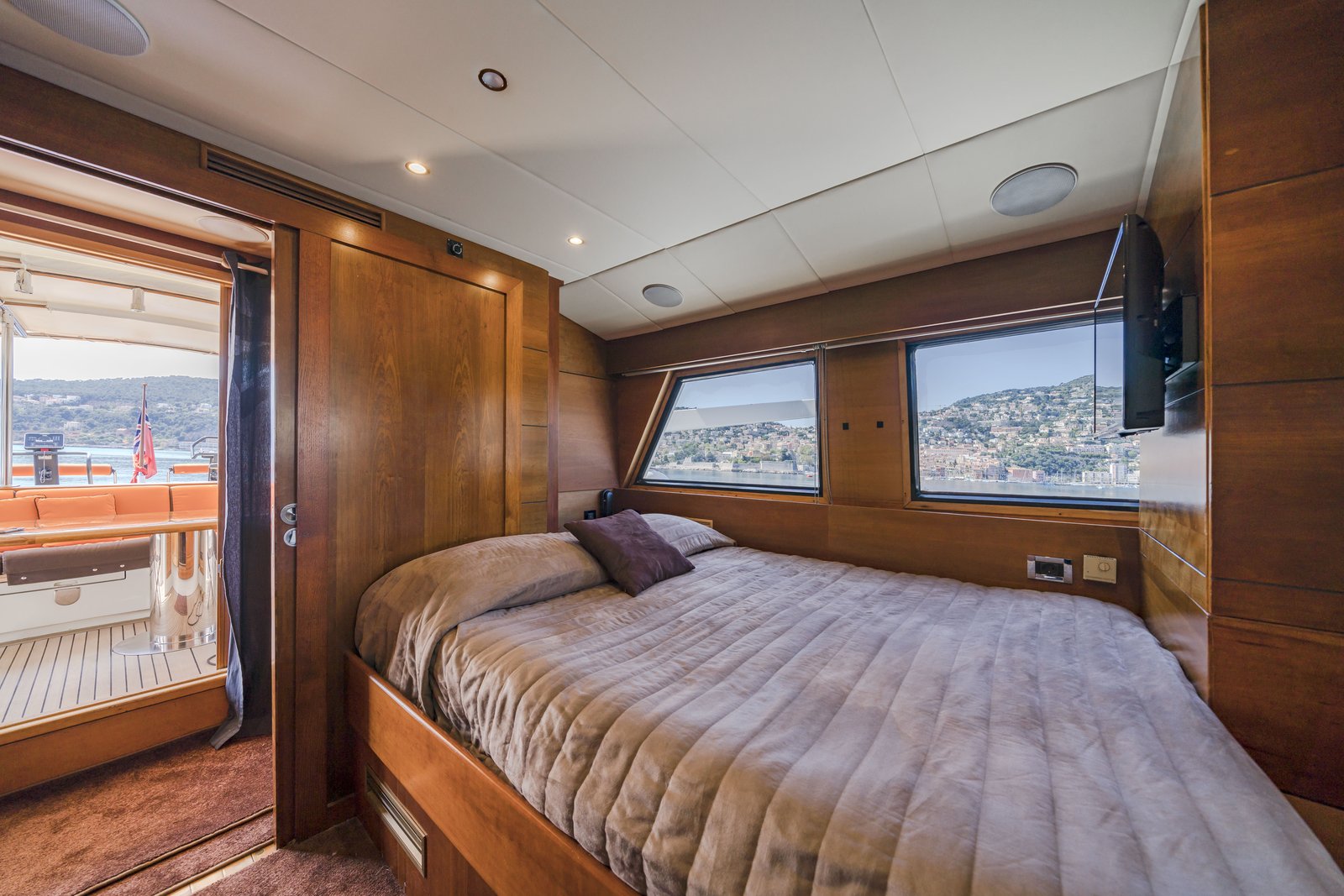 Upper deck cabin — second entry to the aft terrace